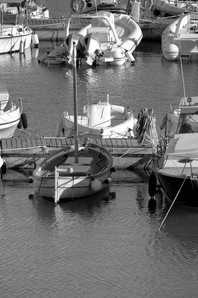 Itálie Sicílie Středozemní Moře Marina Ragusa Provincie Ragusa Motorové Čluny — Stock fotografie