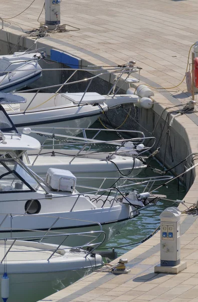 Italien Sicilien Medelhavet Marina Ragusa Ragusaprovinsen September 2022 Motorbåtar Och — Stockfoto