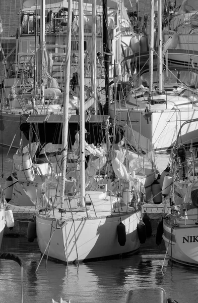 イタリア シチリア島 地中海 マリーナ ラグーザ ラグーザ州 9月2022 ポート内の高級ヨット Editorial — ストック写真