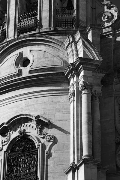 Włochy Sycylia Ragusa Ibla Barokowe Kamienne Ozdoby Fasadzie Kościoła — Zdjęcie stockowe