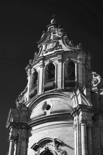 Italia Sicilia Ragusa Ibla Ornamentos Barrocos Piedra Fachada Una Iglesia — Foto de Stock