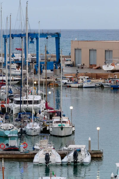 Itália Sicília Mar Mediterrâneo Marina Ragusa Outubro 2022 Barcos Motor — Fotografia de Stock