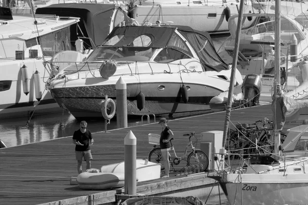 Italia Sisilia Välimeri Marina Ragusa Ragusan Maakunta Lokakuuta 2022 Ihmiset — kuvapankkivalokuva