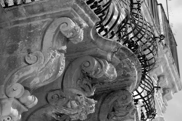 Ιταλία Σικελία Scicli Επαρχία Ragusa Πρόσοψη Baroque Beneventano Palace Διακοσμητικά — Φωτογραφία Αρχείου
