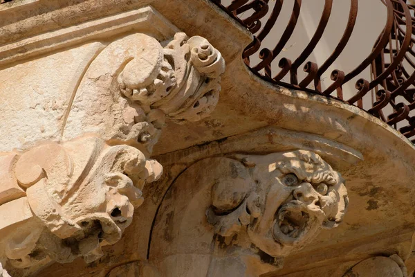 Ιταλία Σικελία Scicli Επαρχία Ragusa Πρόσοψη Baroque Beneventano Palace Διακοσμητικά — Φωτογραφία Αρχείου