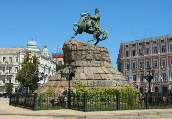 bohdan khmelnitskiy bir anıt