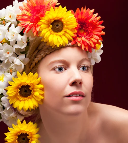 Portrait of blonde woman with a wreath — Stock Photo, Image