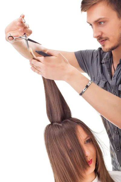 Profesjonalny fryzjer z długim modelem włosów — Zdjęcie stockowe