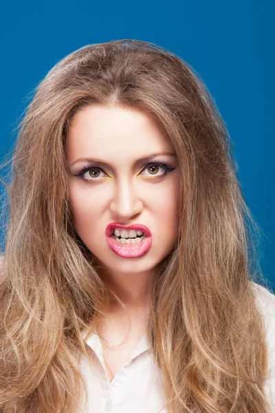 Portrait of beautiful yong woman — Stock Photo, Image