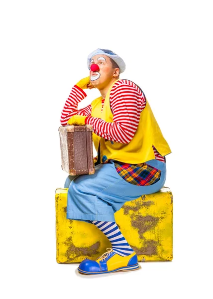 一个有趣的小丑与微笑的喜悦的表情 隔绝在白色背景 — 图库照片