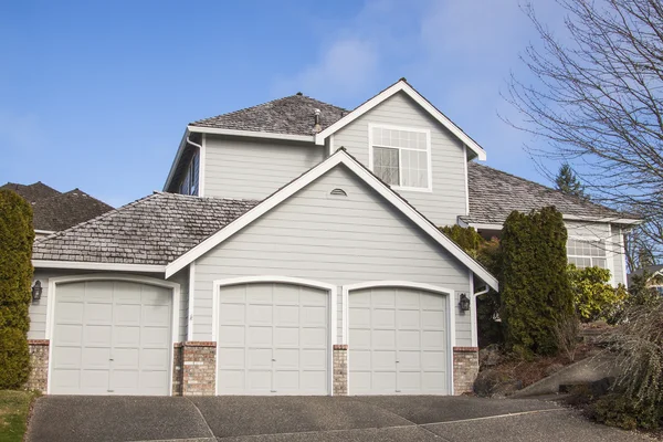 Suburban house — Stock Photo, Image