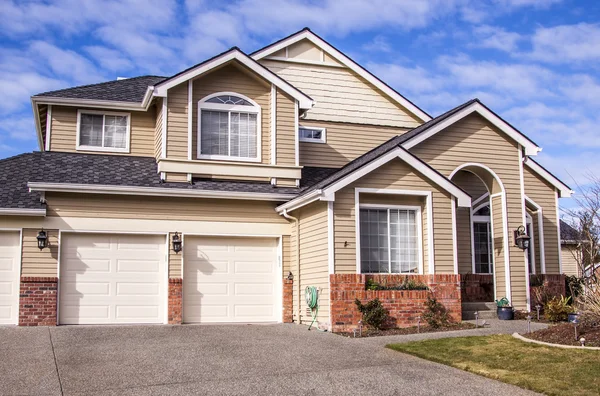 Suburban house — Stock Photo, Image