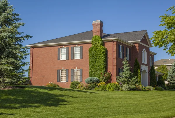 Arquitectura moderna en una casa de lujo — Foto de stock © Lawcain