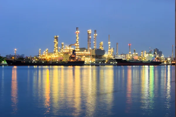 Raffinerie de pétrole usine industrielle — Photo