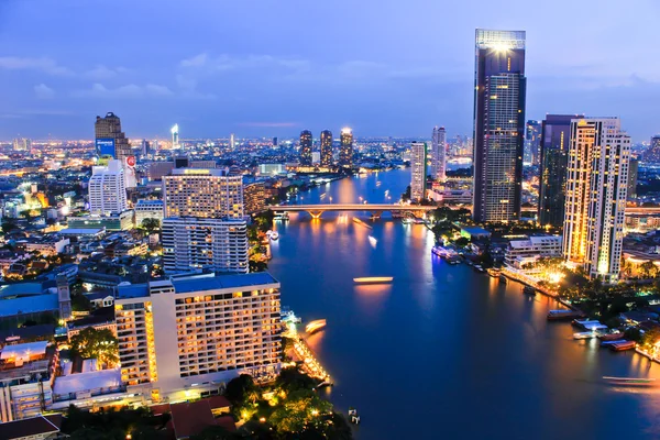 Бангкок до міста Топ подання в сутінках в Бангкоку — стокове фото