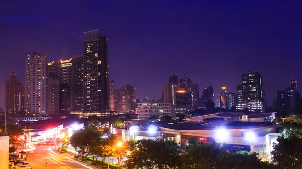 Paysage urbain de nuit à bangagara, Thaïlande — Photo