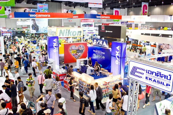 Bangkok, Tayland - Aralık 2: nikon booth onların yeni techno gösterilen