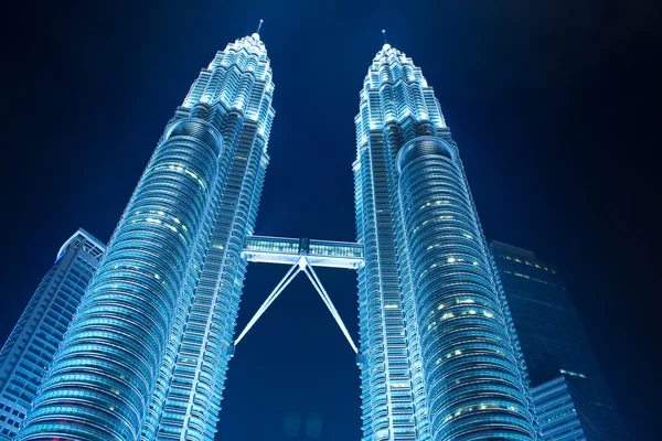KUALA LUMPUR - DEC-31: Вид на Twin Towers Petronas на DEC , — стоковое фото
