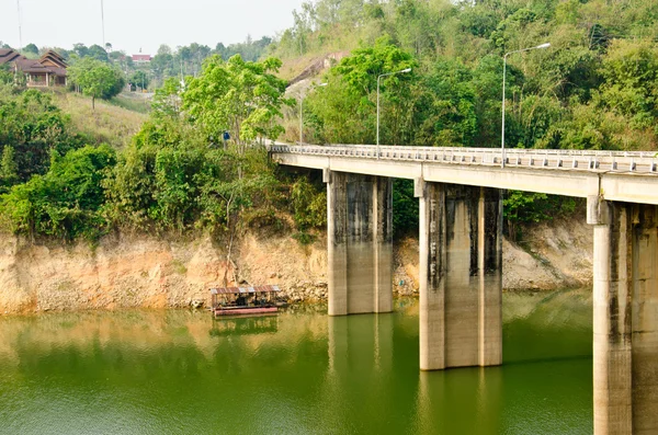 Zementbrücken kanchanaburi in Thailand — Stockfoto