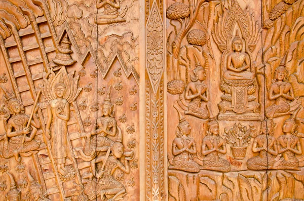 Tailândia teca esculpida templo estilo porta na Tailândia — Fotografia de Stock