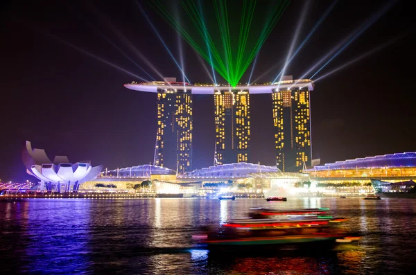 СИНГАПУР - JAN 25: Marina Bay Sands, World 's most expensive sta — стоковое фото