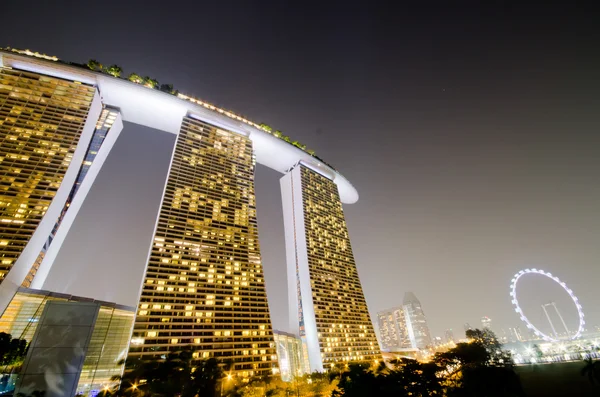 Singapore - jan 25: marina bay sandes, teuerster strand der welt — Stockfoto