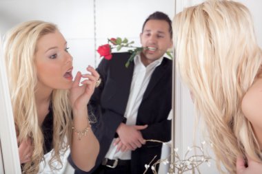 Romantik adam ve güzel bir kadın