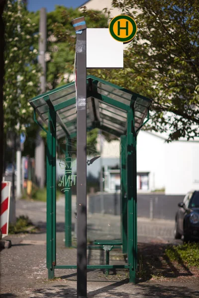 Deutsches Bushaltestellenschild — Stockfoto