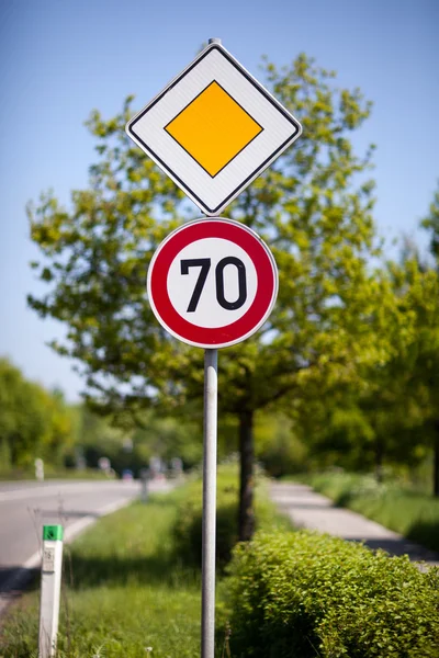 Speed limit road sign — Stock Photo, Image