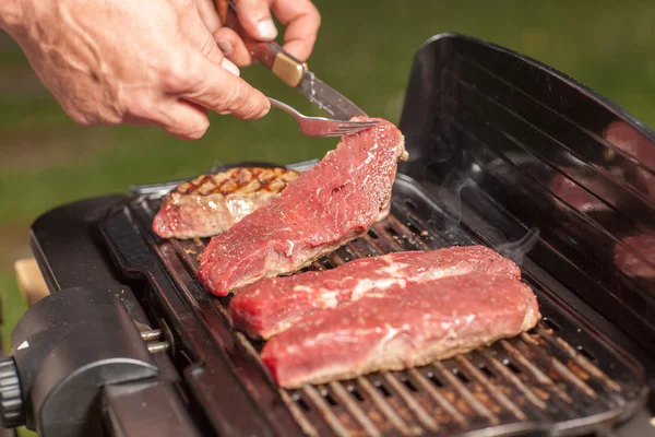 Steak turn around — Stock Photo, Image