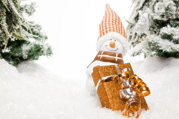 Snowmans cadeau station — Stockfoto