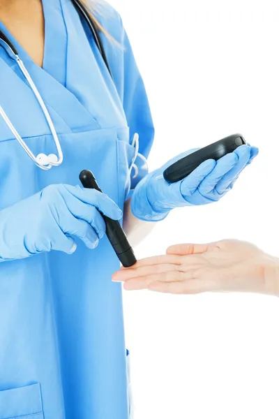 Nurse Examining Patient's Blood Sugar — Stock Photo, Image