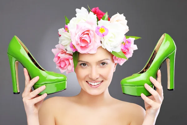 Spring woman with flowers and shoes — Stock Photo, Image