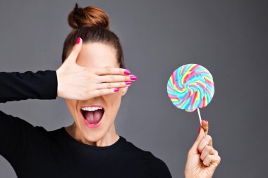 kadın ve lolipop
