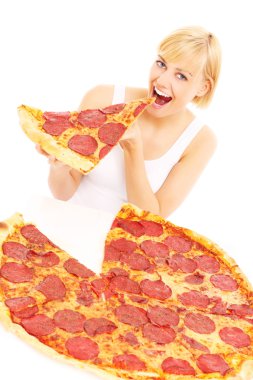 Pizzalı mutlu kadın