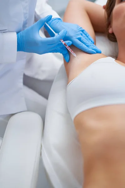 Foto van lipolyse behandeling op verschillende delen van het lichaam van de vrouw — Stockfoto