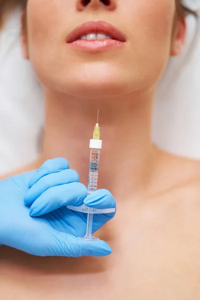Картина лікування ліполізу на різних ділянках тіла жінки — стокове фото