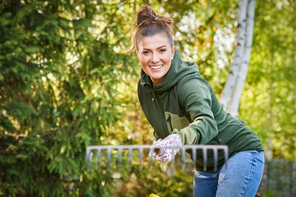 Picture Woman Working Tools Garden High Quality Photo — Stock Photo, Image