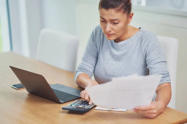 Young Woman Counting Home Budget Bills High Quality Photo — Stock Fotó