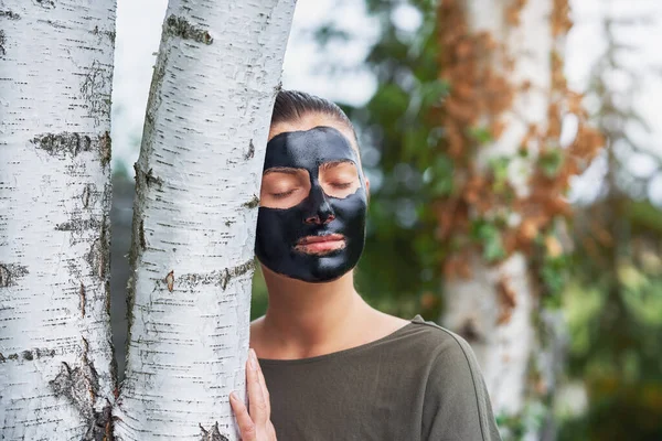 Young Woman Nature Black Mask Face High Quality Photo — 스톡 사진