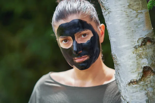 Young Woman Nature Black Mask Face High Quality Photo — Zdjęcie stockowe
