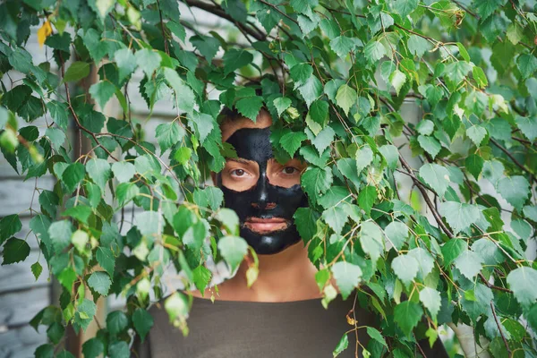 Young Woman Nature Black Mask Face High Quality Photo — Fotografia de Stock