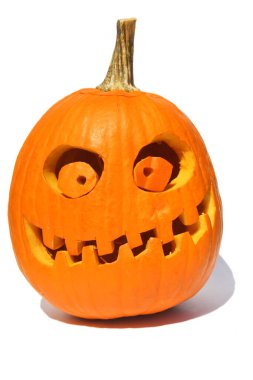 Cadılar Bayramı Balkabağı. Cadılar Bayramı partisinde balkabağı. Jack O Lantern. Beyazda izole edilmiş. Mesaj için yer var. Cadılar Bayramı balkabakları, Jack o fener beyazın üzerinde izole. Korkunç Balkabağı. Cadılar Bayramı balkabağı feneri. Balkabağında korkunç bir gülümseme. Korku bayramı. Boo!. 