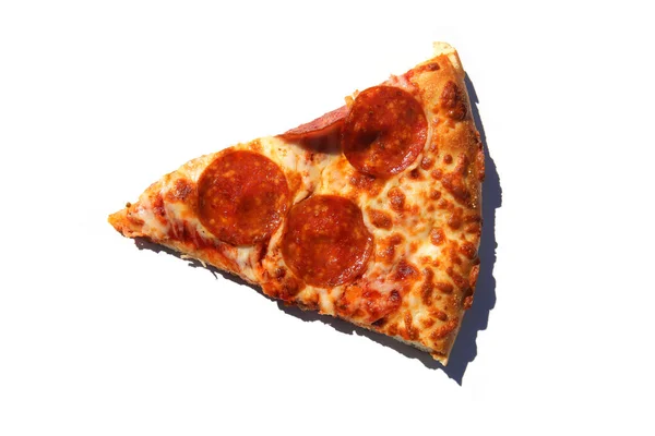 Pepperónis Pizza Egy Szelet Pepperónis Pizzát Elszigetelve Fehérektől Van Hely — Stock Fotó