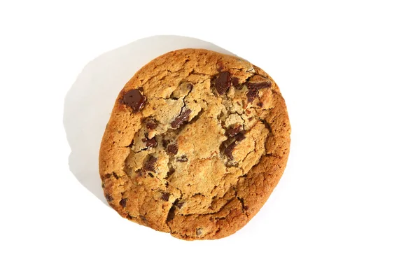 クッキーだ チョコレートチップクッキー 焼きたてのチョコレートチップクッキー 白に隔離されてる テキスト用の部屋 クッキーは世界中で楽しまれています — ストック写真