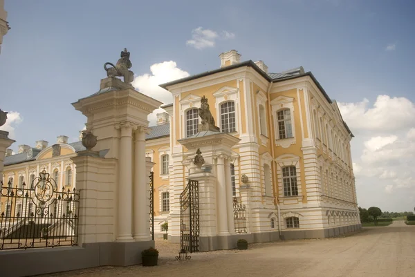 巴洛克式的宫殿，rundale 拉脱维亚 — 图库照片