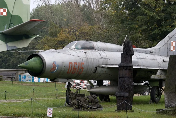 Mig-21 sovjetiskt jaktplan, warszawa, Polen — Stockfoto