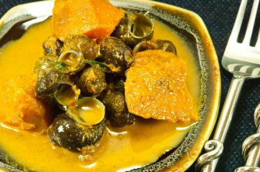 gölet salyangoz köri