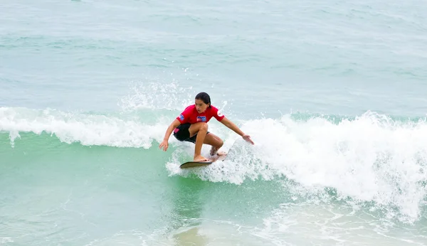 Anissa flynn i quiksilver öppna phuket thailand 2012 — Stockfoto