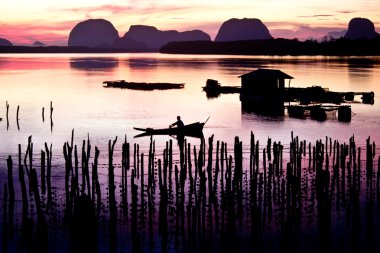 güzel gün doğumu balıkçı köyü.